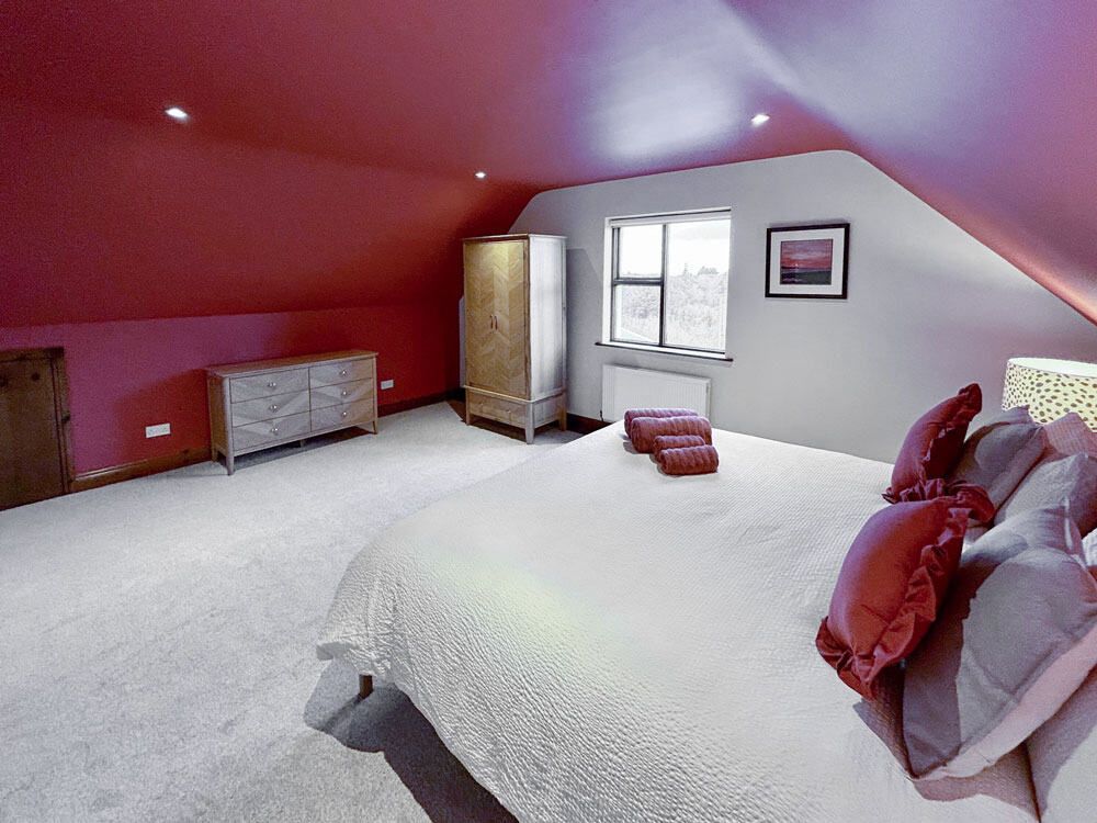 Upper floor bedroom